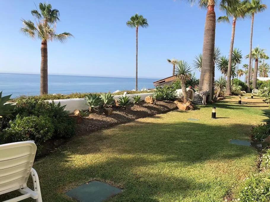Gorgeous Beachfront Property With Stunning Sea Views & Garden Estepona 0*,