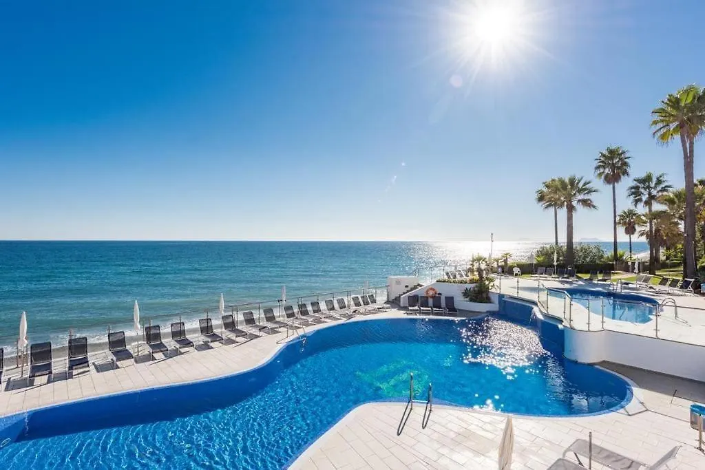 Daire Gorgeous Beachfront Property With Stunning Sea Views & Garden Estepona