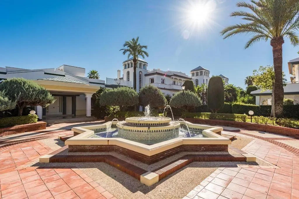 Gorgeous Beachfront Property With Stunning Sea Views & Garden Estepona İspanya