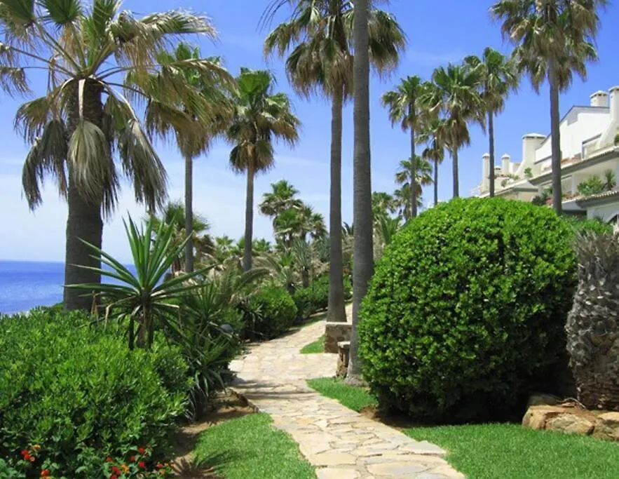 Gorgeous Beachfront Property With Stunning Sea Views & Garden Estepona İspanya